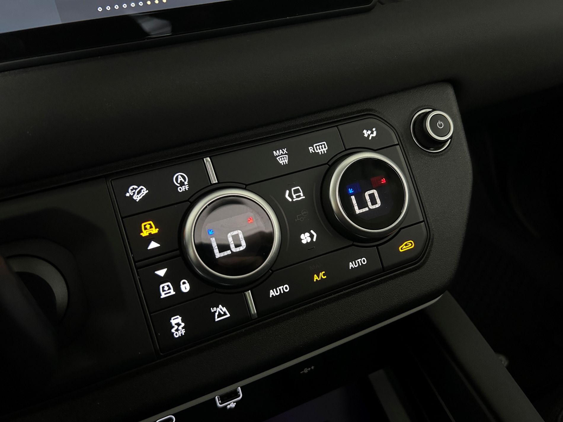 Defender 110 3.0d i6 mhev SE awd 200cv auto - Autoviemme